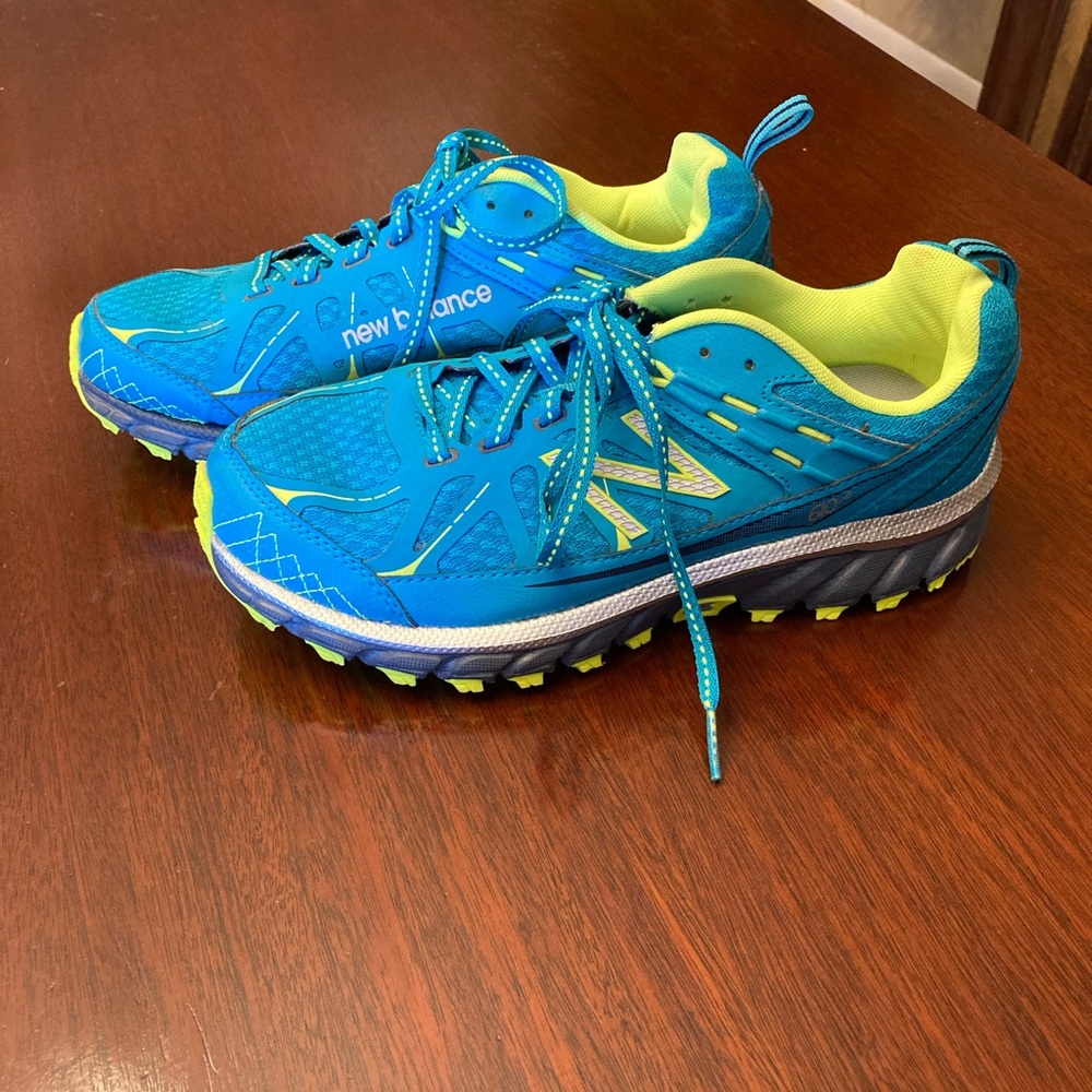 New Balance trail lace up shoes size 8